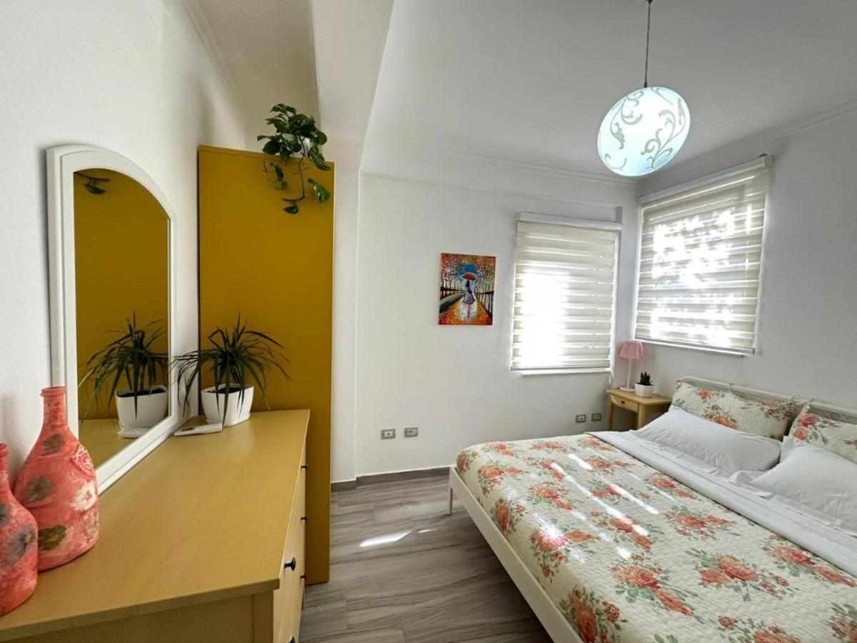 Sofia'S Holiday Apartment Vlorë エクステリア 写真