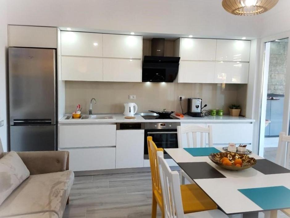 Sofia'S Holiday Apartment Vlorë エクステリア 写真